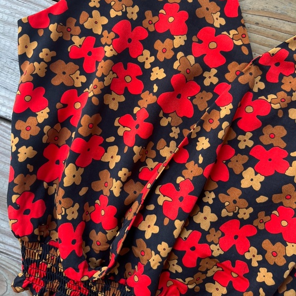 Women’s Willow & Root Large Floral V-Neck Blouse Tank Top - Picture 4 of 12